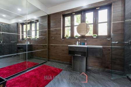 Bali Style Villa on Big Plot in Great Location!
