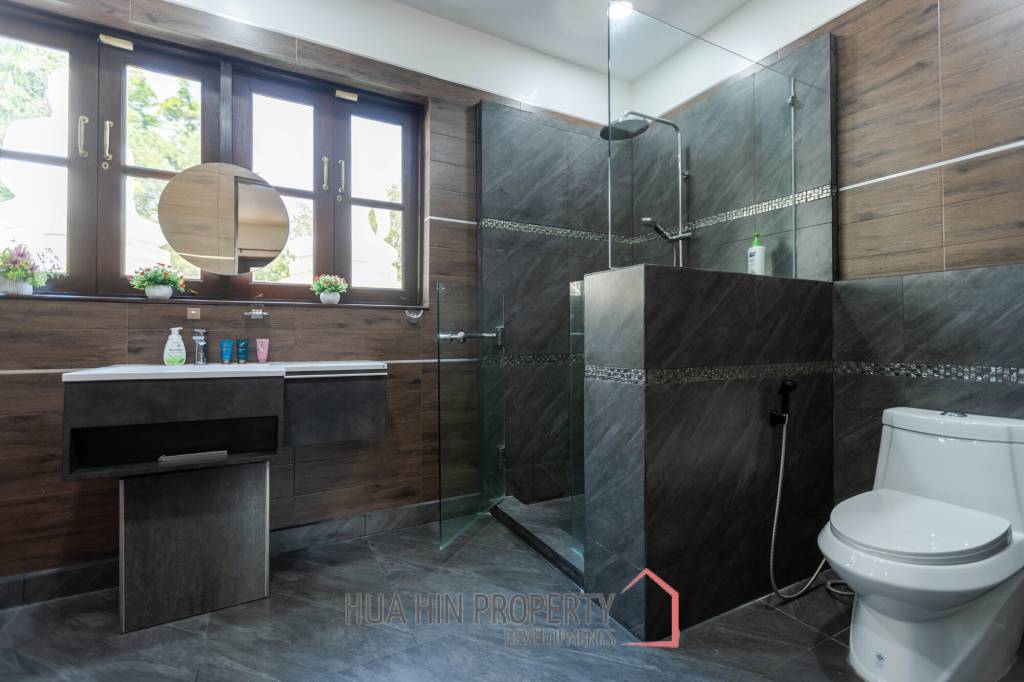 Bali Style Villa on Big Plot in Great Location!