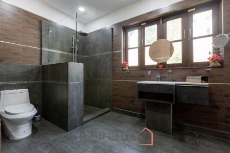 Bali Style Villa on Big Plot in Great Location!