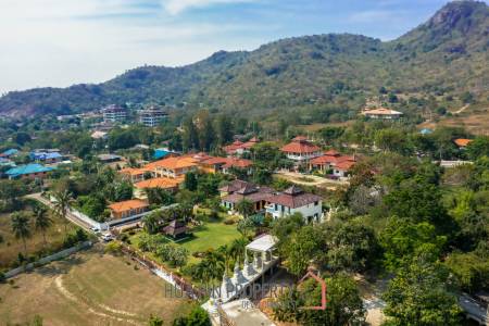 Bali Style Villa on Big Plot in Great Location!