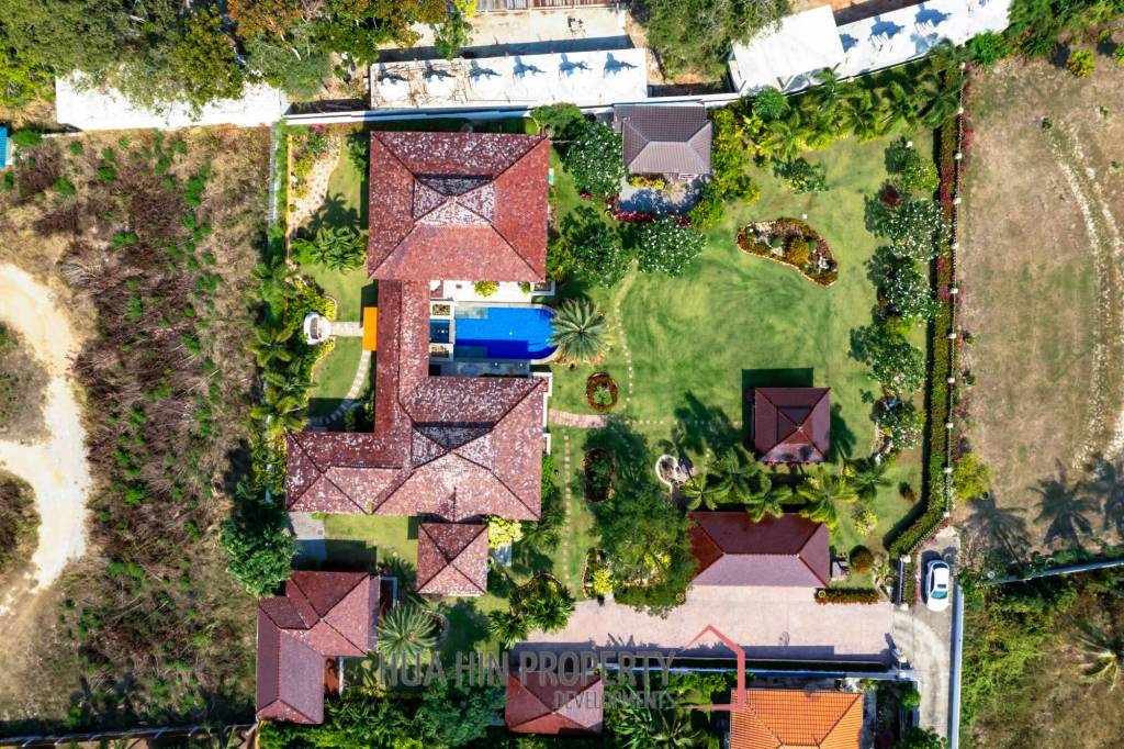 Bali Style Villa on Big Plot in Great Location!