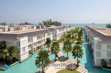 Luxury 2 Bed Beachfront Condo