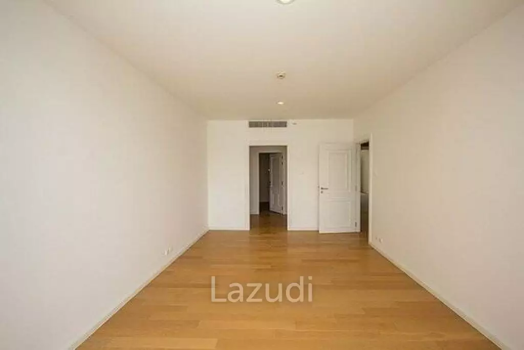 Luxury 2 Bed Beachfront Condo