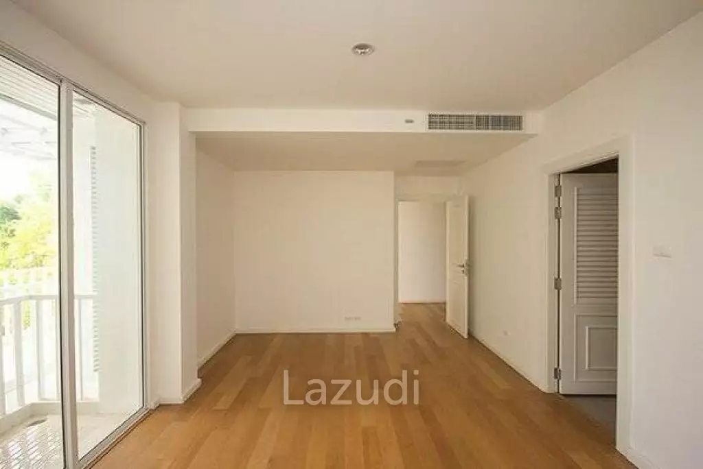 Luxury 2 Bed Beachfront Condo