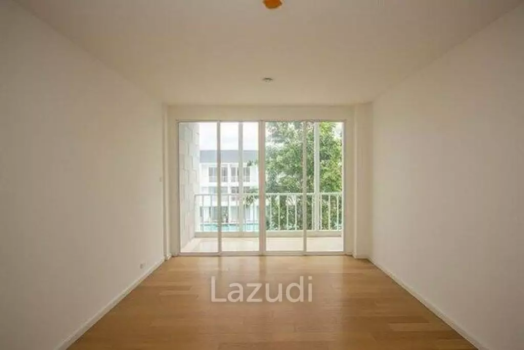 Luxury 2 Bed Beachfront Condo