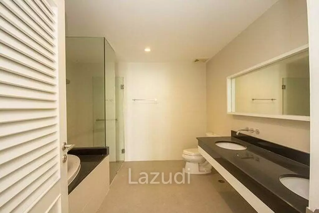 Luxury 2 Bed Beachfront Condo
