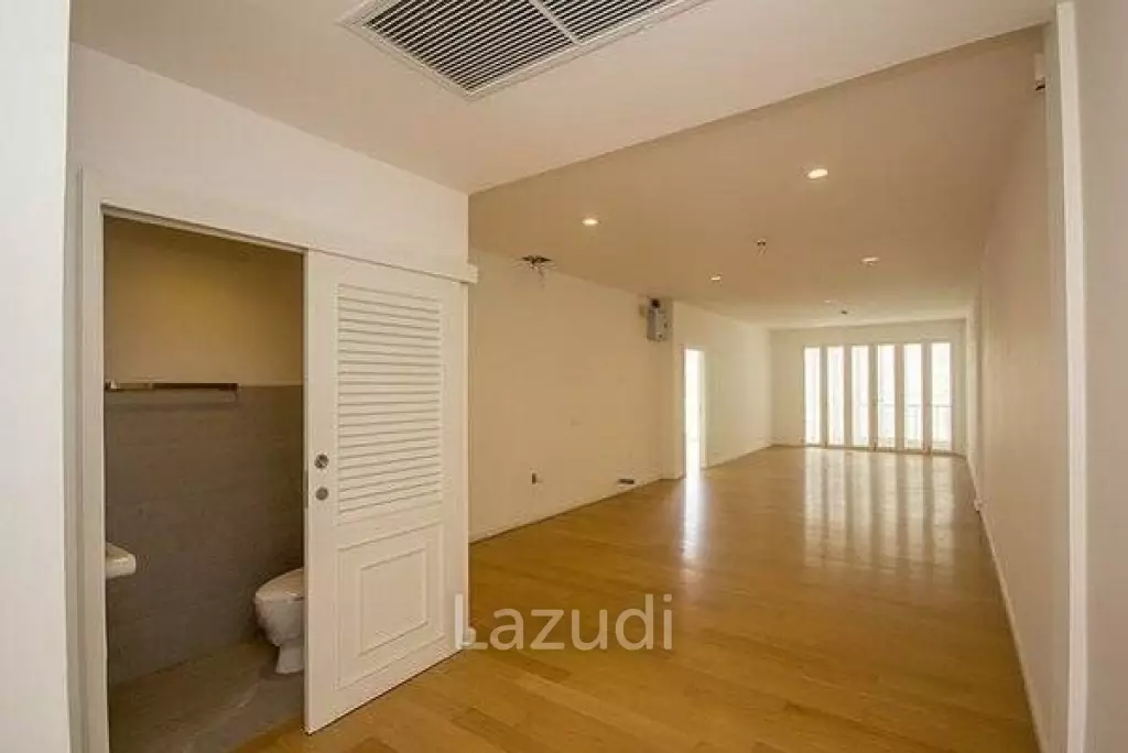Luxury 2 Bed Beachfront Condo