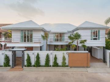 Brand New Pool Villa for Sale at Pattaya Lagoon Village