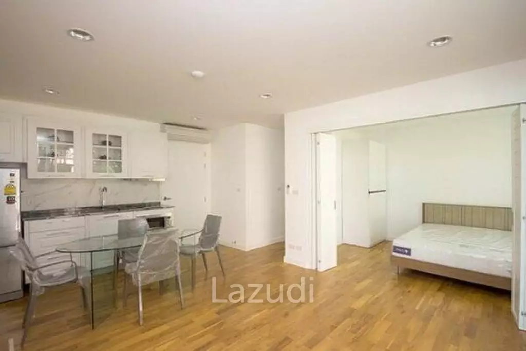 2 Bed Beachfront Condo in Town