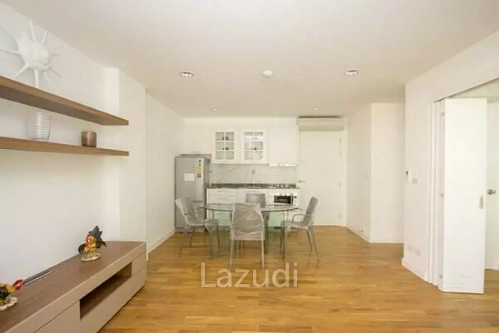 2 Bed Beachfront Condo in Town