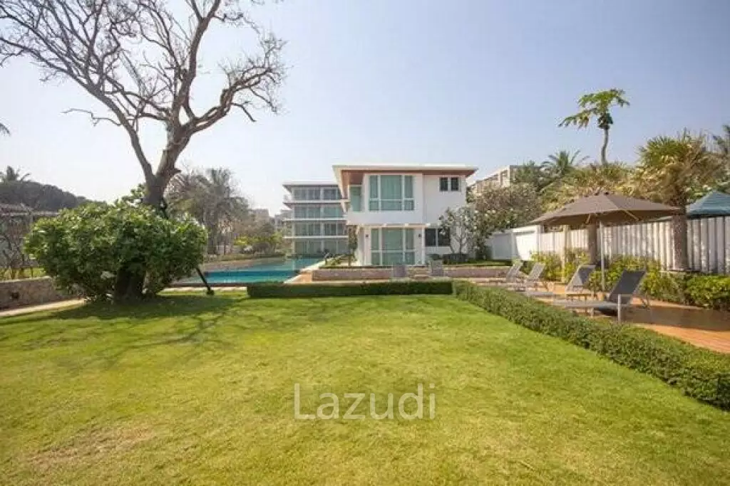 2 Bed Beachfront Condo in Town