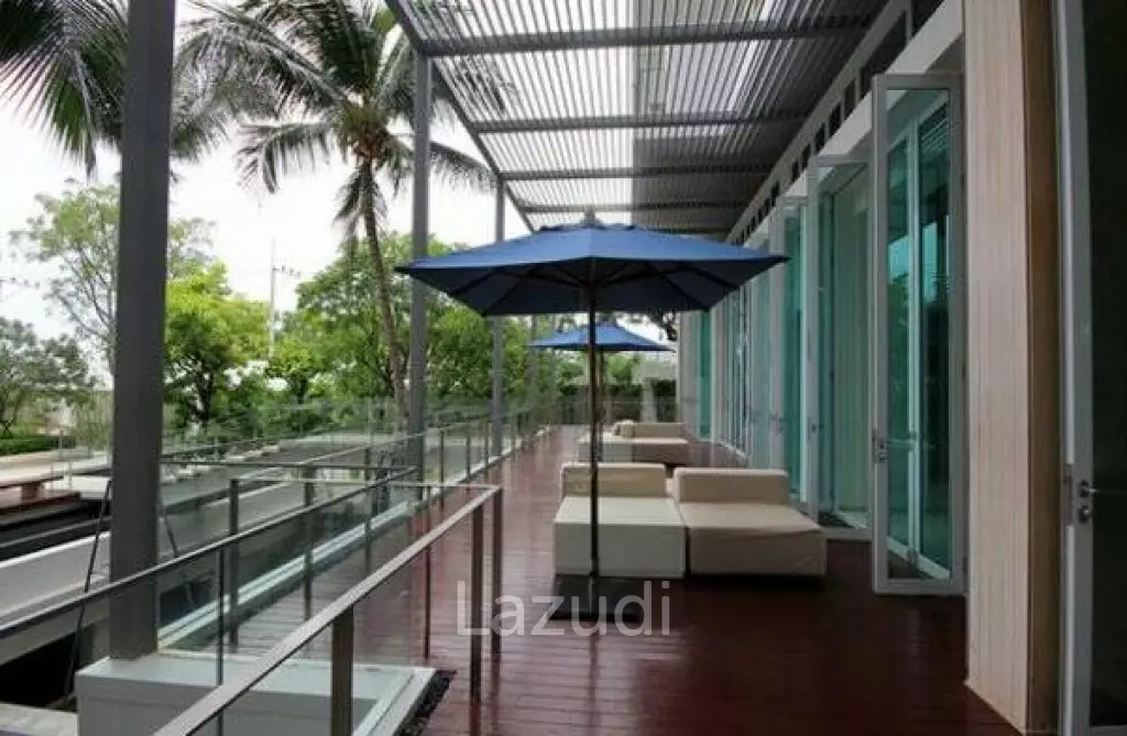 Luxury 2 Bed Condo