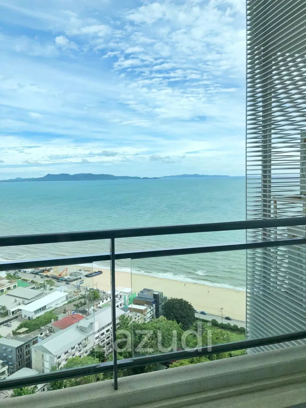 Reflection Jomtien