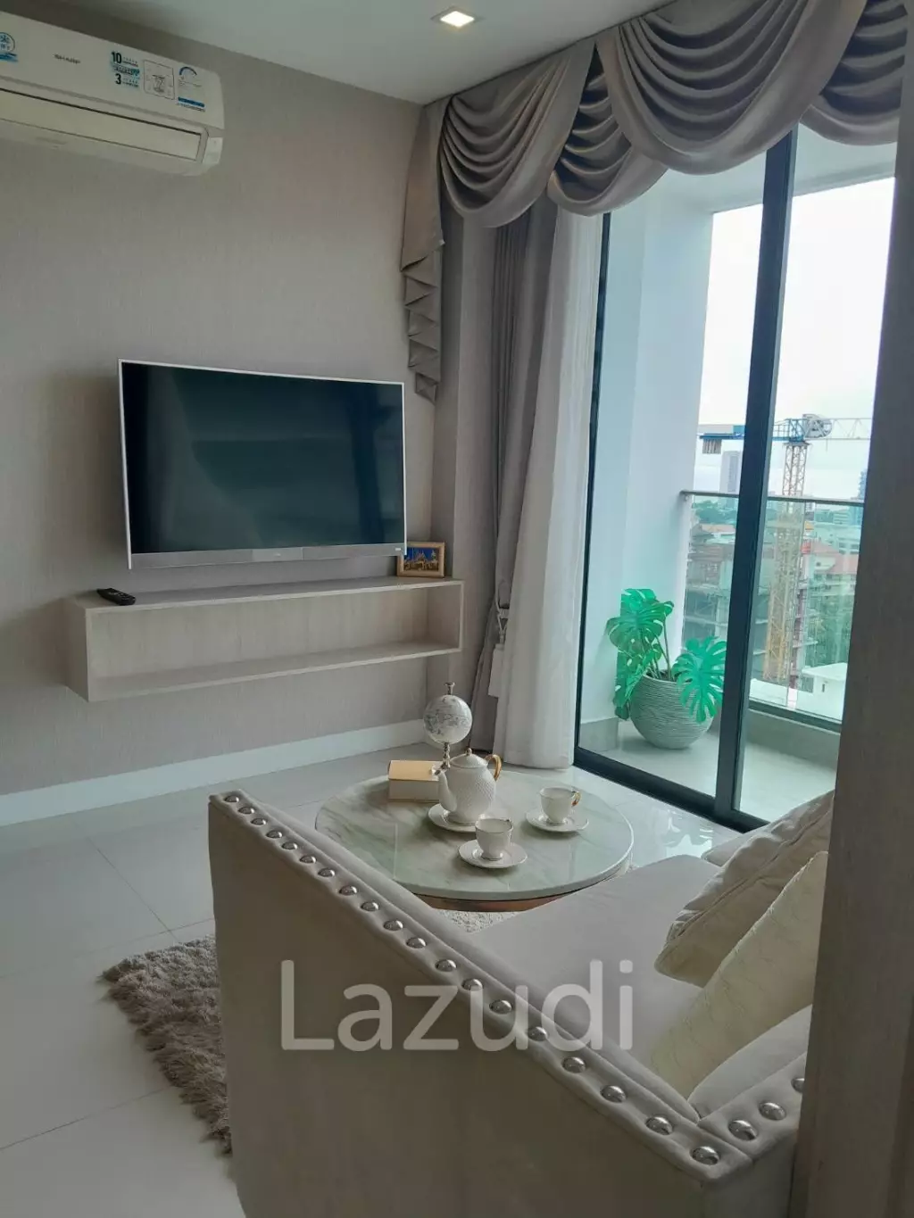 1 Bedroom 1 Bahtroom 39.89 Sqm.The Jewel