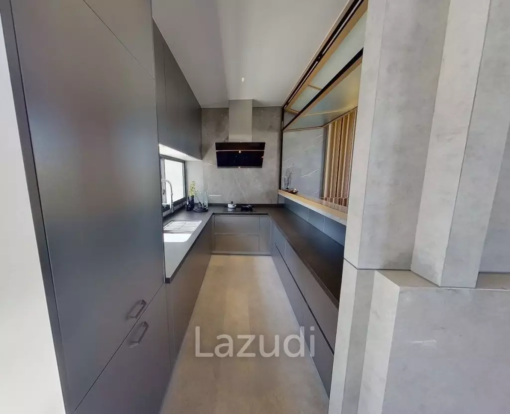 4 Bed 5 Bath 531 SQ.M. ME-I Avenue Srinakarin
