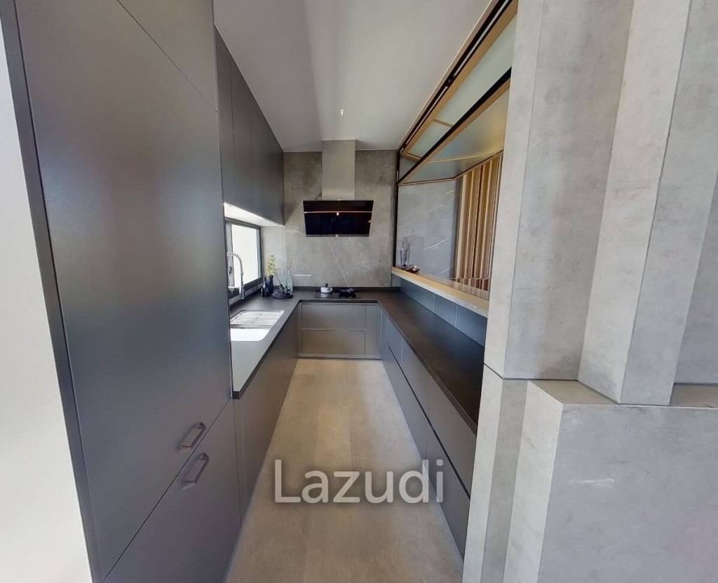 4 Bed 5 Bath 531 SQ.M. ME-I Avenue Srinakarin