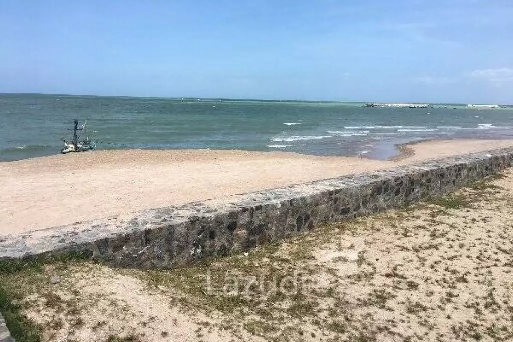 Beachfront Land for sale in Cha-Am