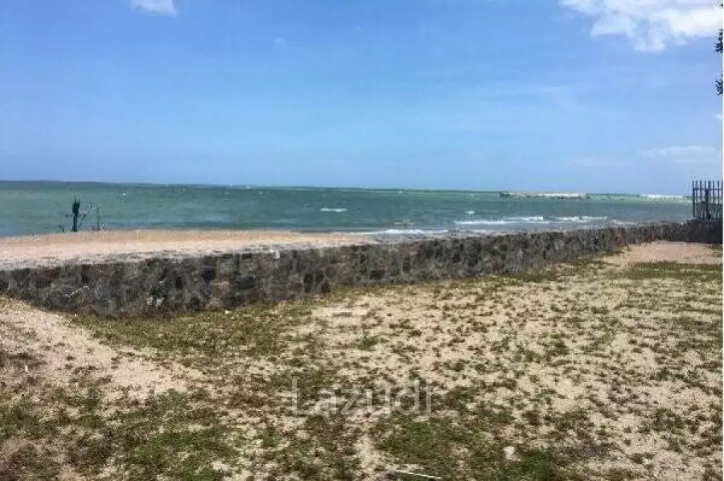 Beachfront Land for sale in Cha-Am