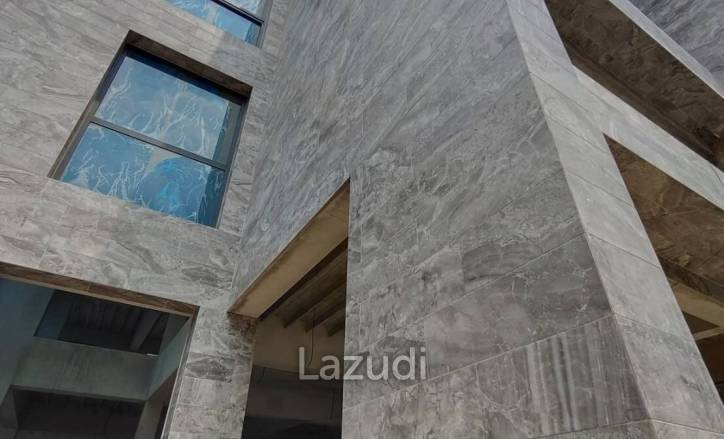 Land with building for Sale In Sukhumvit Area