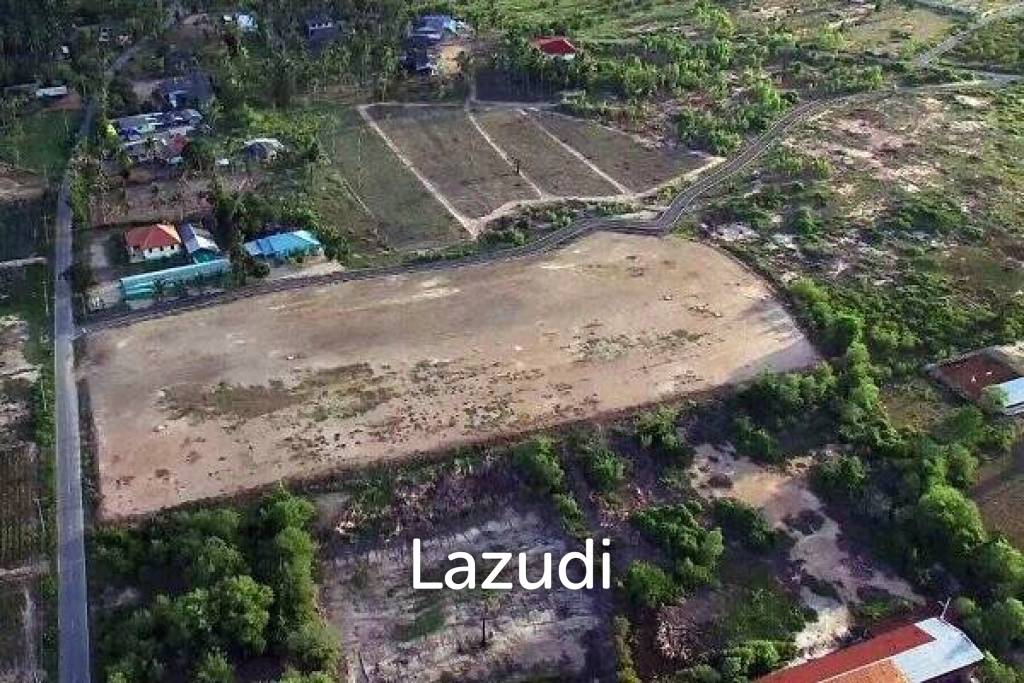 8 Rai of Land near the Sea