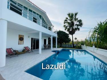 3 Bed 3 Bath Villa For Sale
