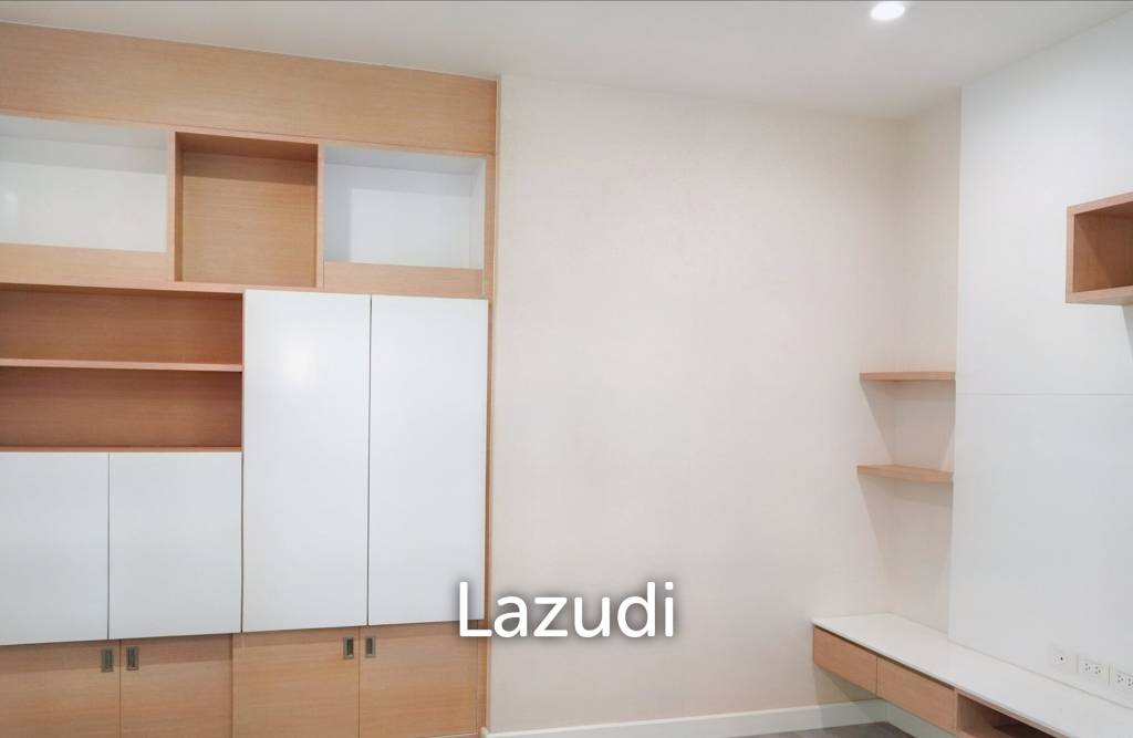 1 Bed 1 Bath 58 SQ.M The Room BTS Wongwian Yai