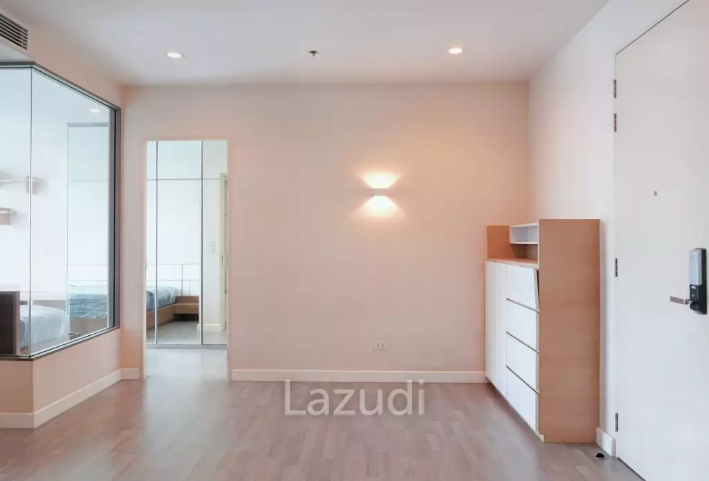1 Bed 1 Bath 58 SQ.M The Room BTS Wongwian Yai