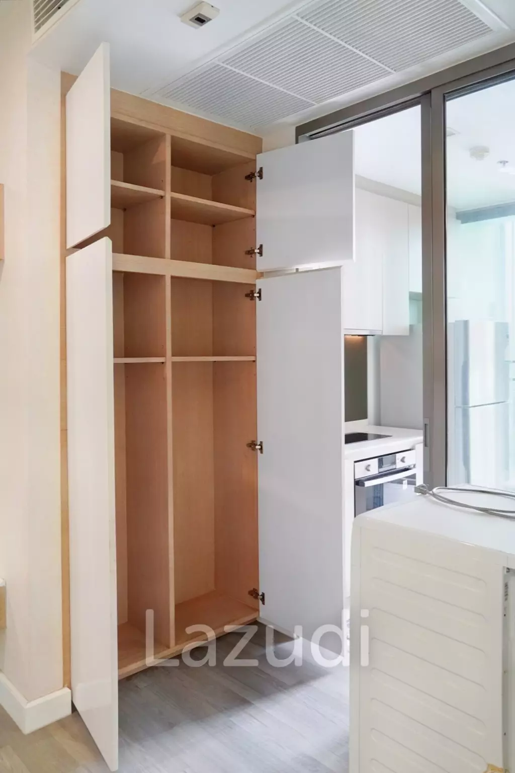 1 Bed 1 Bath 58 SQ.M The Room BTS Wongwian Yai