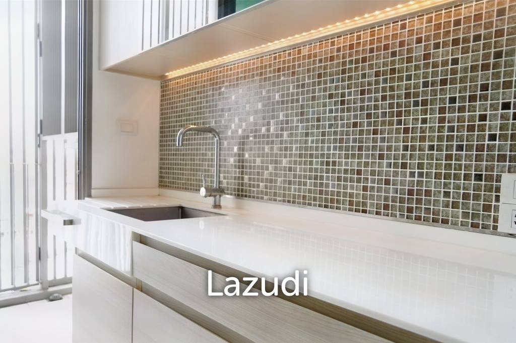 1 Bed 1 Bath 58 SQ.M The Room BTS Wongwian Yai
