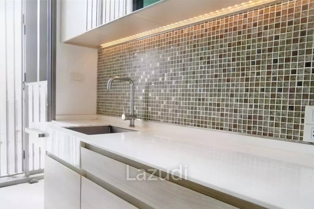 1 Bed 1 Bath 58 SQ.M The Room BTS Wongwian Yai