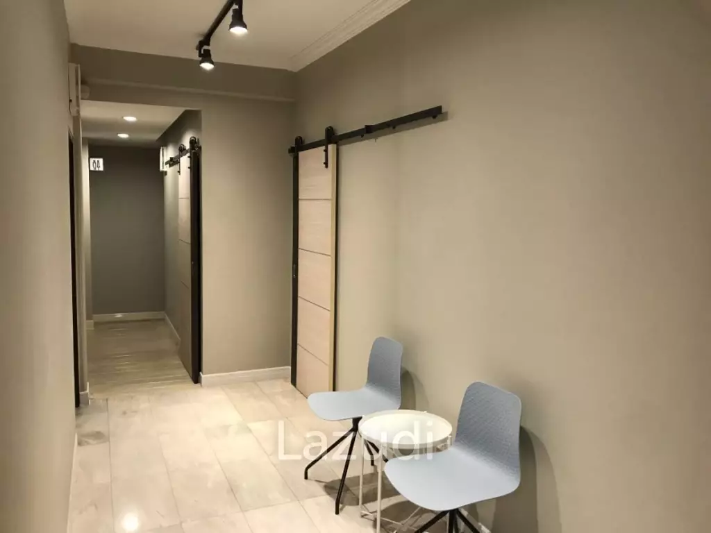Newly Renovated 500 sqm Coworking Space on Sukhumvit 26 - Near BTS Prompong