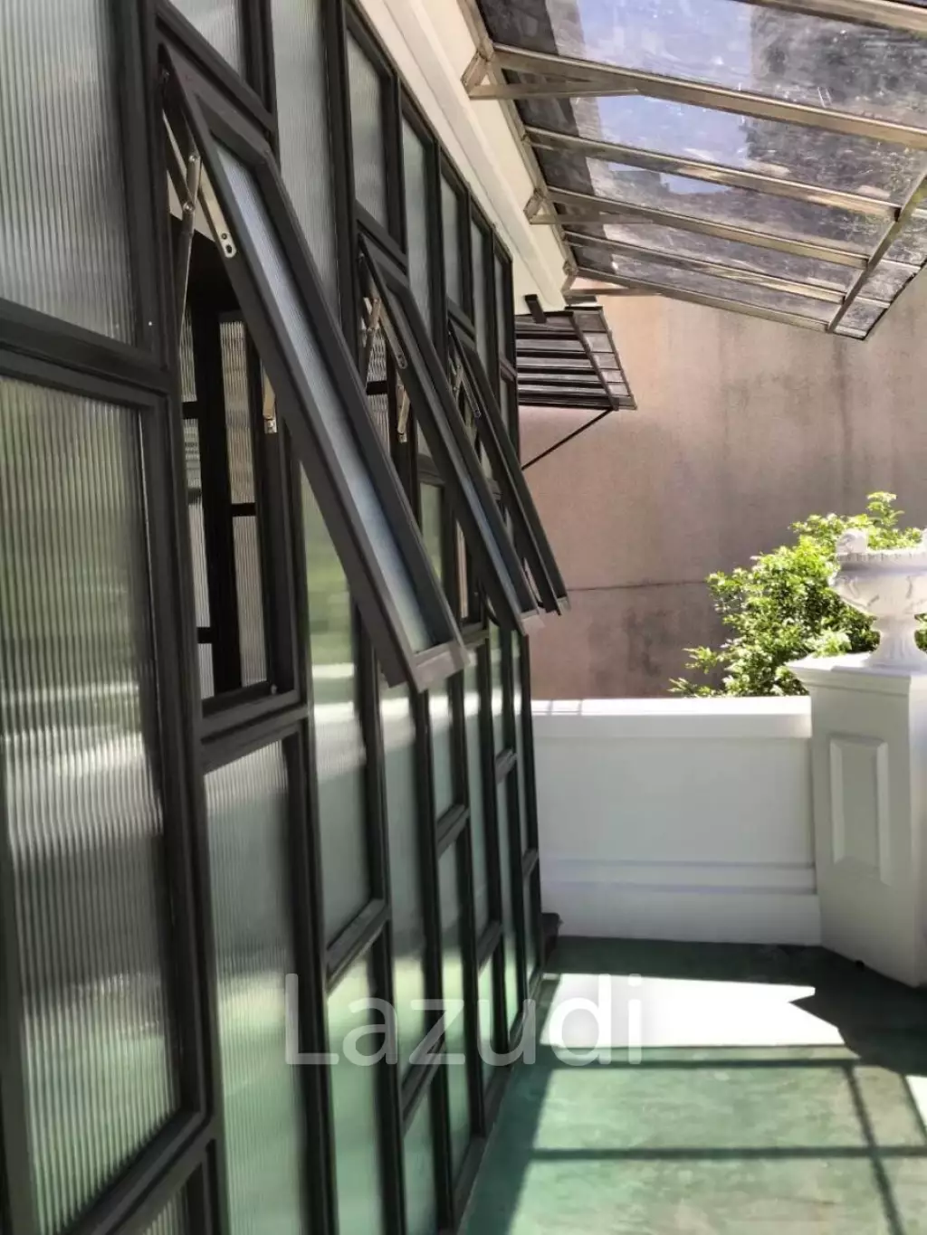 Newly Renovated 500 sqm Coworking Space on Sukhumvit 26 - Near BTS Prompong