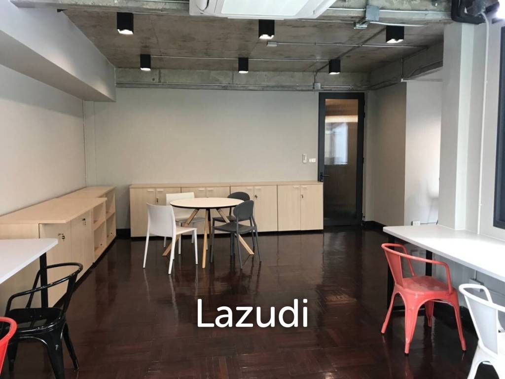 Newly Renovated 500 sqm Coworking Space on Sukhumvit 26 - Near BTS Prompong