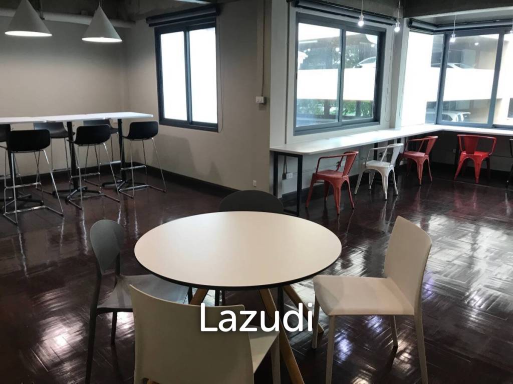 Newly Renovated 500 sqm Coworking Space on Sukhumvit 26 - Near BTS Prompong