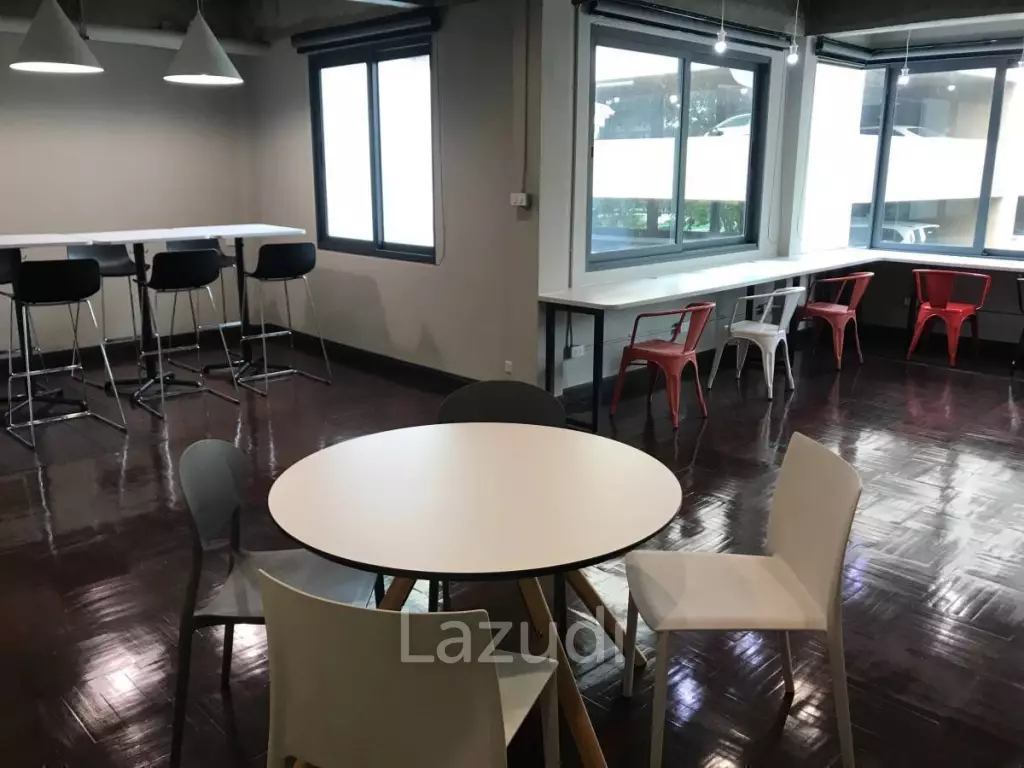 Newly Renovated 500 sqm Coworking Space on Sukhumvit 26 - Near BTS Prompong