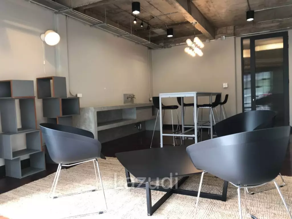 Newly Renovated 500 sqm Coworking Space on Sukhumvit 26 - Near BTS Prompong