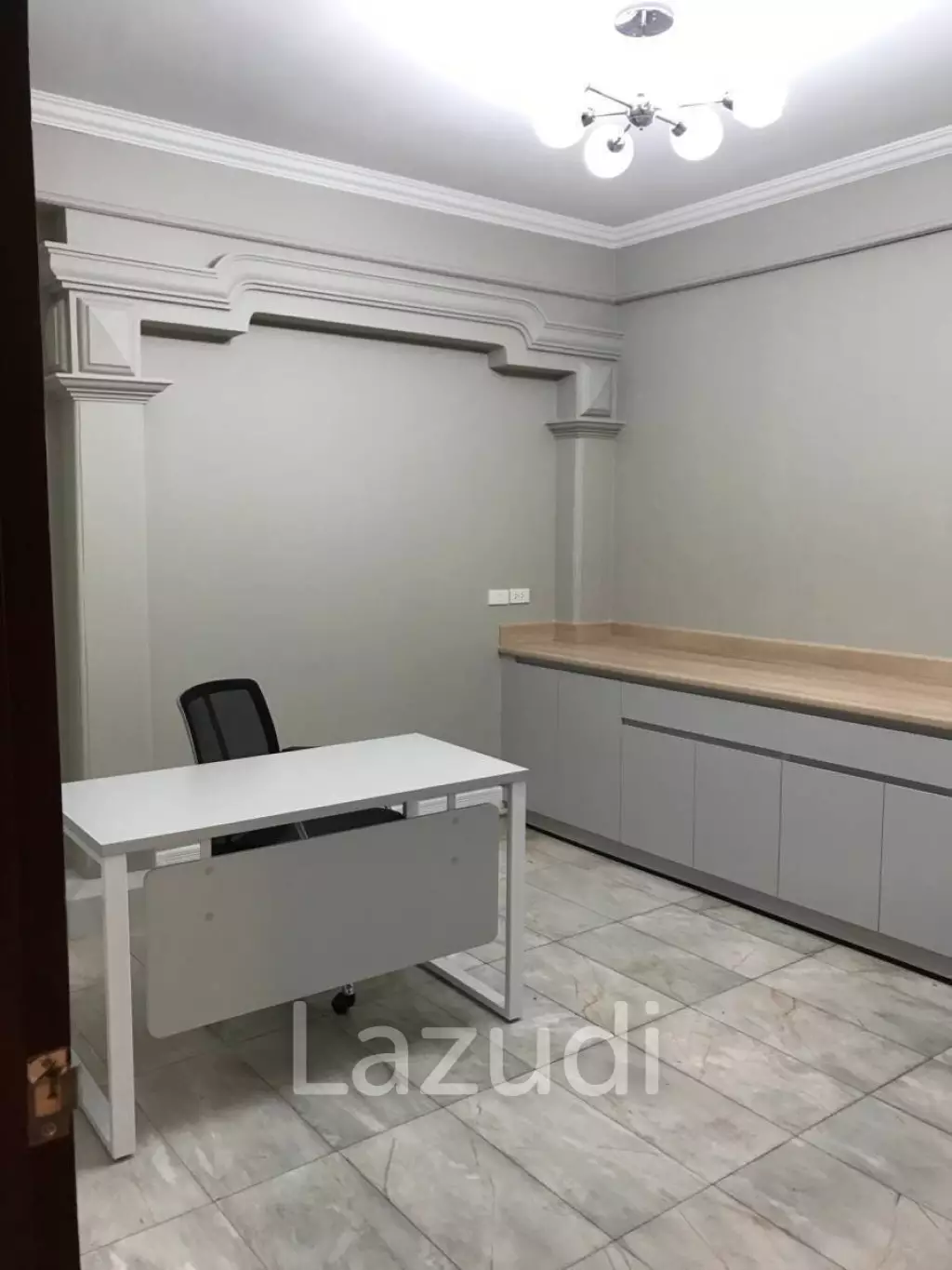 Newly Renovated 500 sqm Coworking Space on Sukhumvit 26 - Near BTS Prompong
