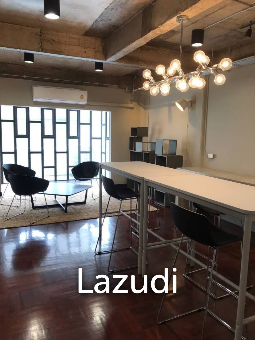 Newly Renovated 500 sqm Coworking Space on Sukhumvit 26 - Near BTS Prompong