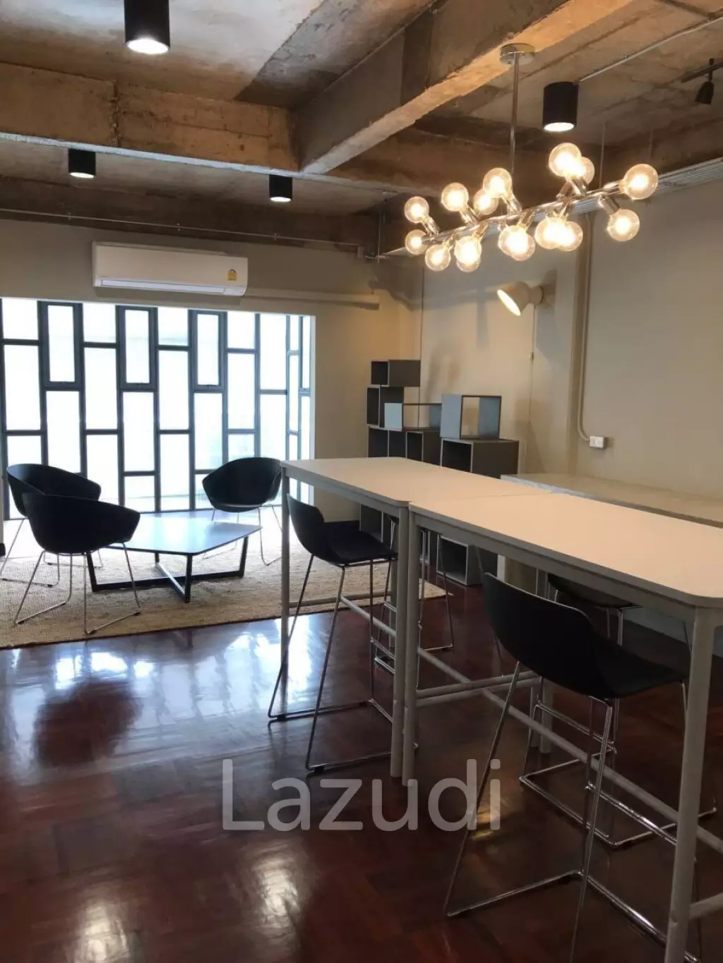 Newly Renovated 500 sqm Coworking Space on Sukhumvit 26 - Near BTS Prompong