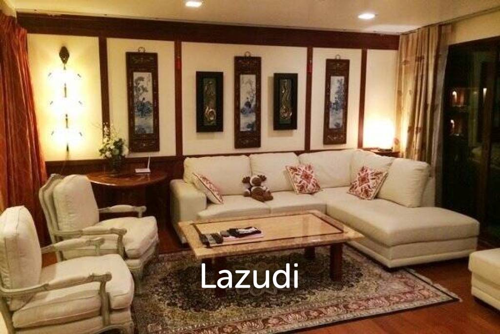 Luxury 2 Bed Beachfront Condo in Town