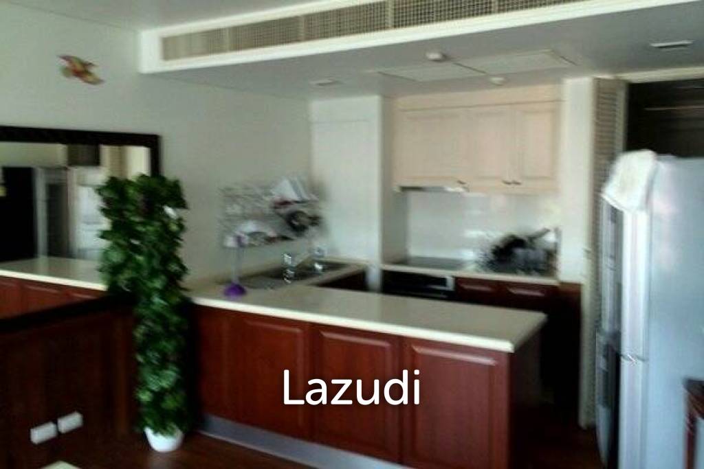 Luxury 2 Bed Beachfront Condo in Town