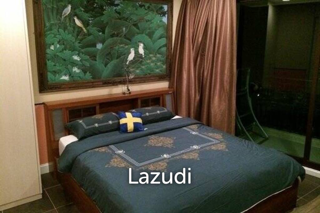 Luxury 2 Bed Beachfront Condo in Town