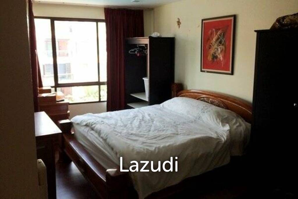 Luxury 2 Bed Beachfront Condo in Town