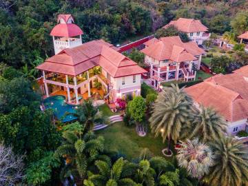 Emerald Heights: Stunning 4 Bedroom Pool Villa with Amazing Views