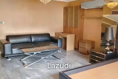 Studio 46 SQ.M Lumpini Place Narathiwas 24