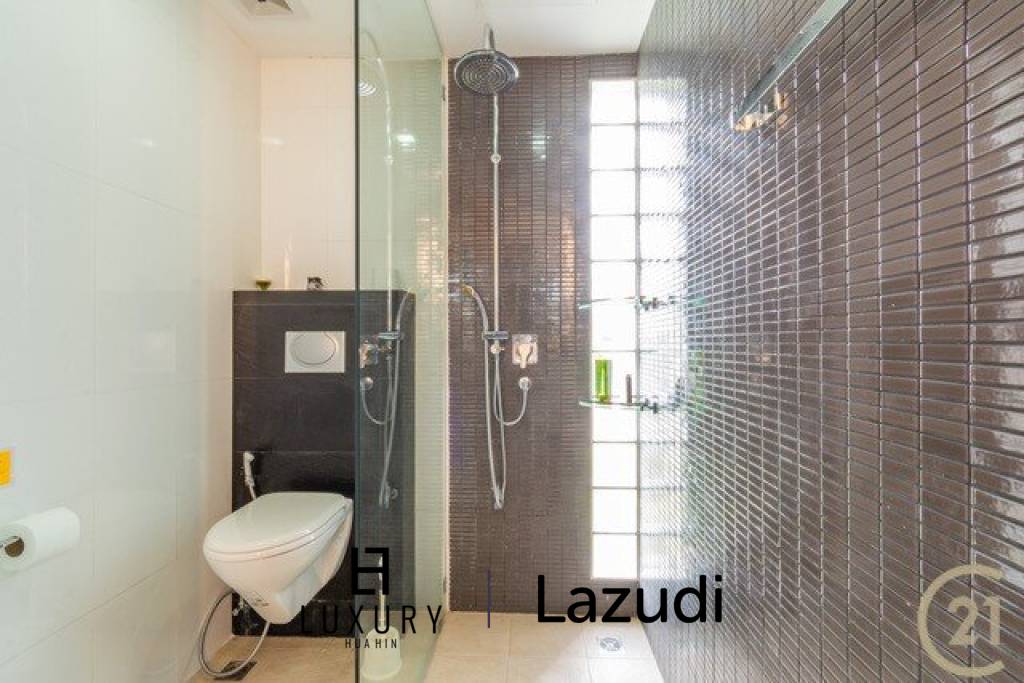 2 bed 3 bath condo for rent in Casa Daeng