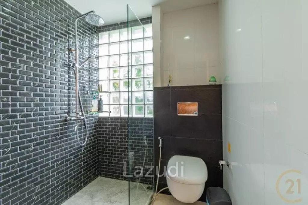 2 bed 3 bath condo for rent in Casa Daeng