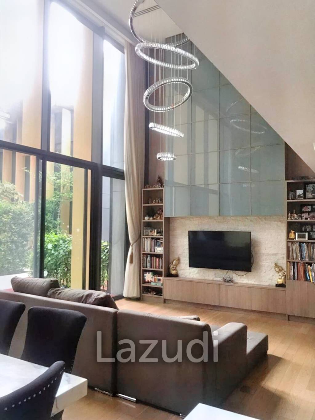 3 Bed 2 Bath 157 SQ.M The Lumpini 24