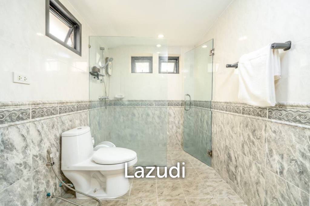 3 bed 4 bathrooms Mabprachan luxurey pool villa