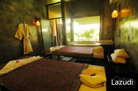 Luxury Lakeside Resort with 22 Private Pool Villas